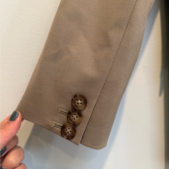 Aritzia Babaton Agency Blazer in Taupe Beige - Picture 6 of 6